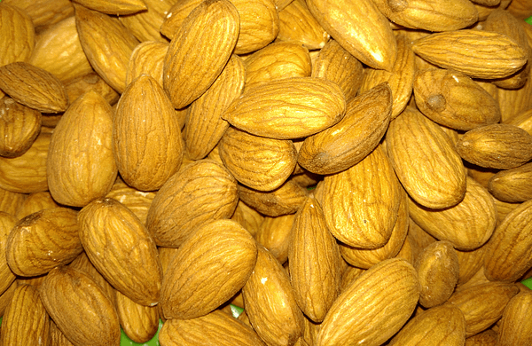 Vayalveli-Dryfruits-Almonds-Badam